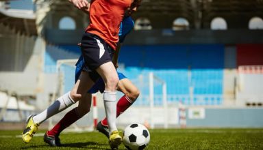 Atletas de final de semana: futebol só aos domingos pode matar