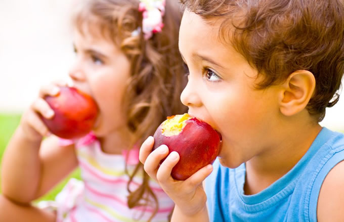alimentacao-das-criancas-alerta-8-cuidados-que-você-tem-que-ter